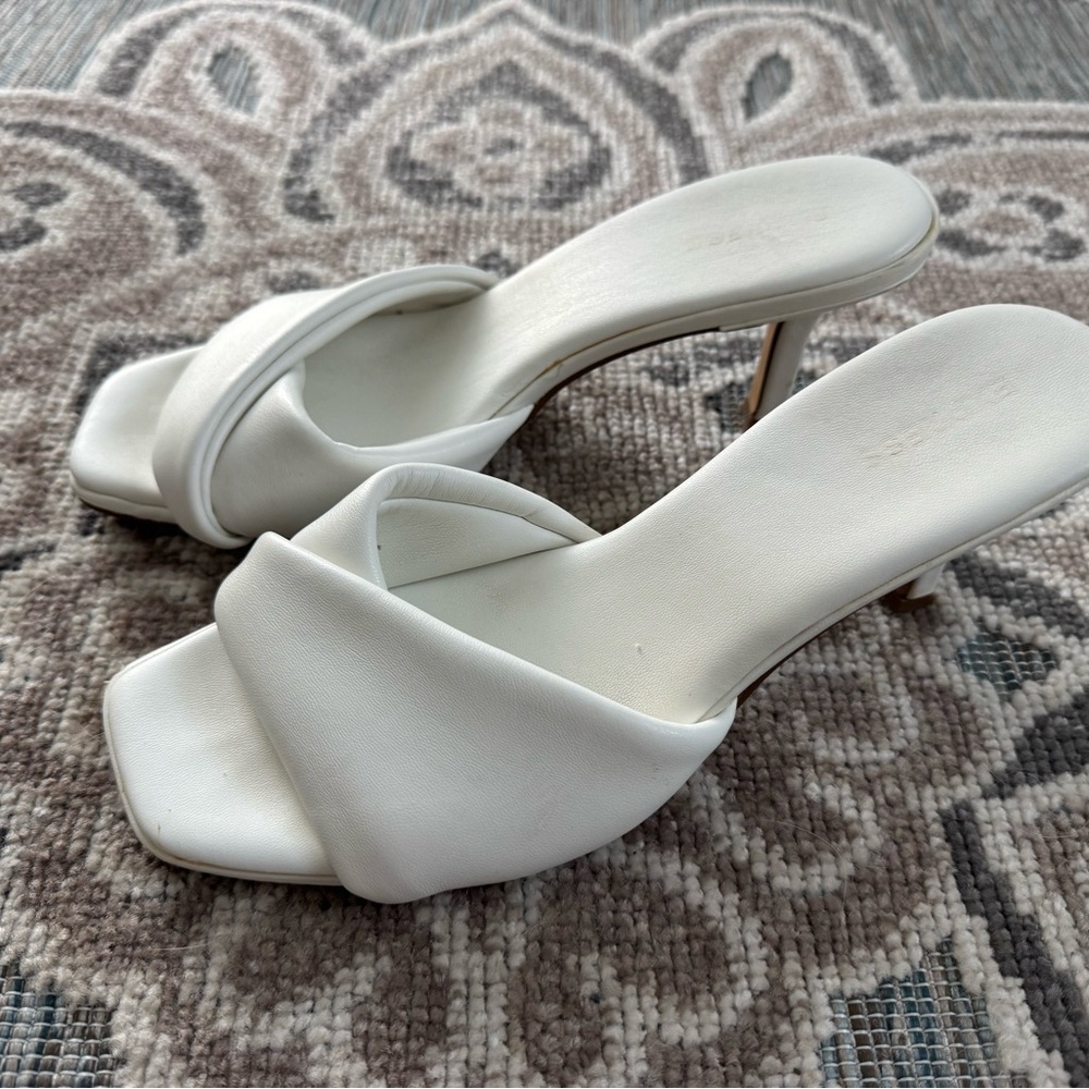 Express White Twisted Strap Square Open Toe Mules Size 7.5
